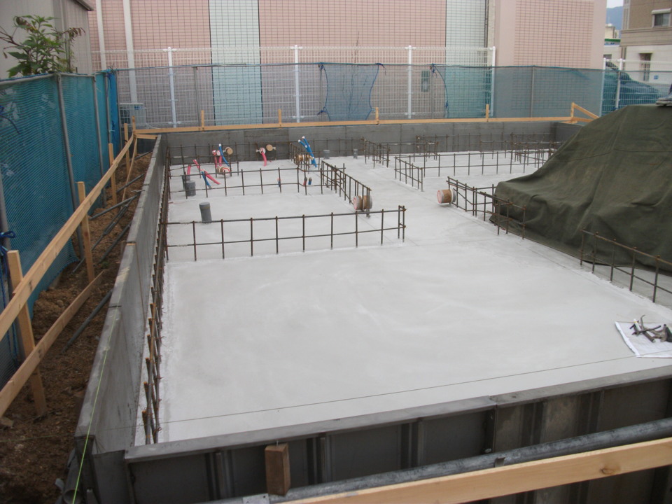 ベースコンクリート打設